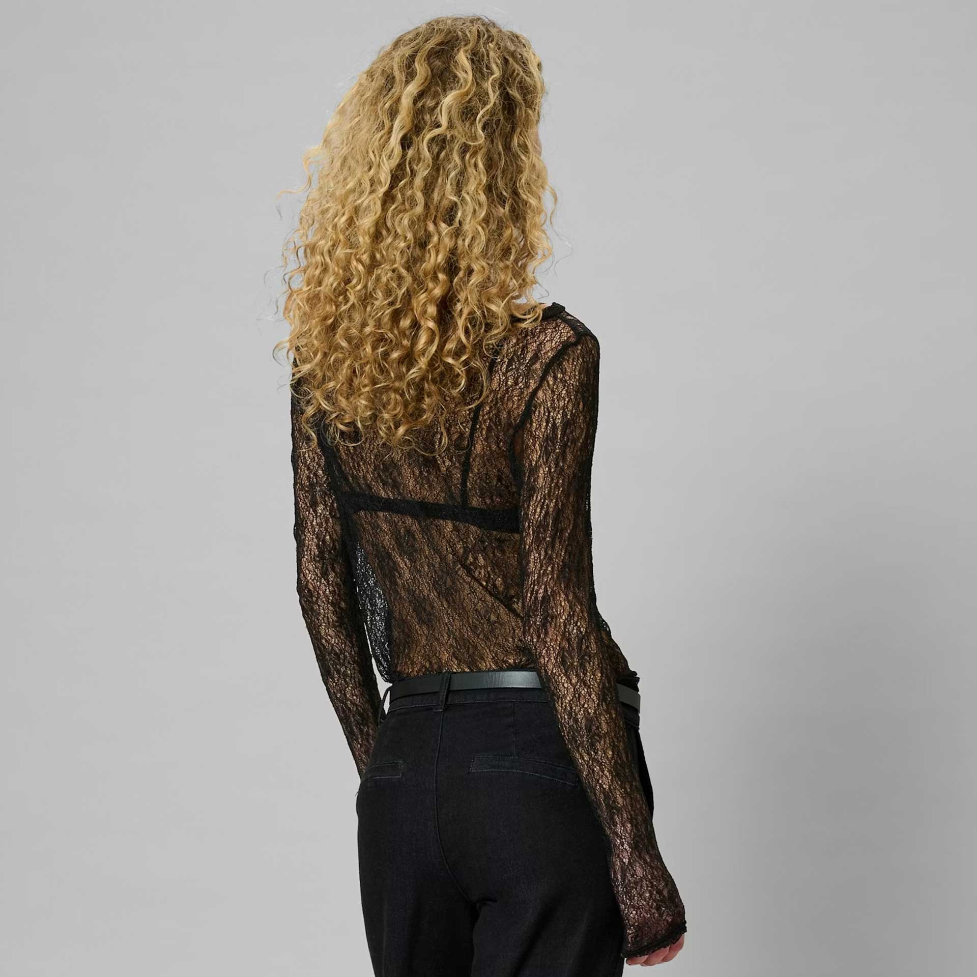 My Essential Wardrobe Truitje Rita