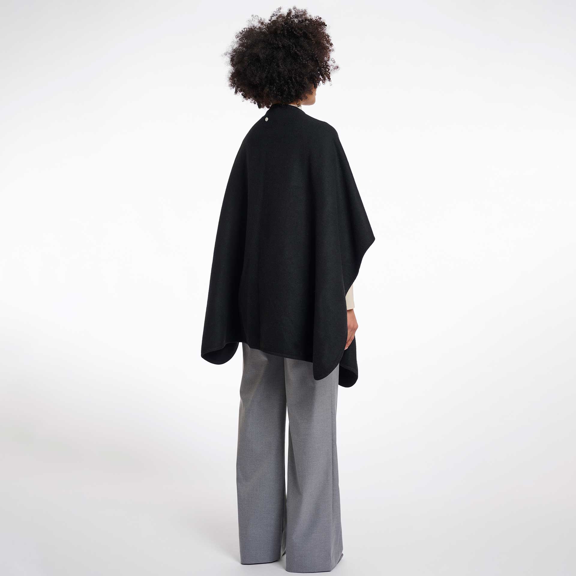 Rino & Pelle Cape