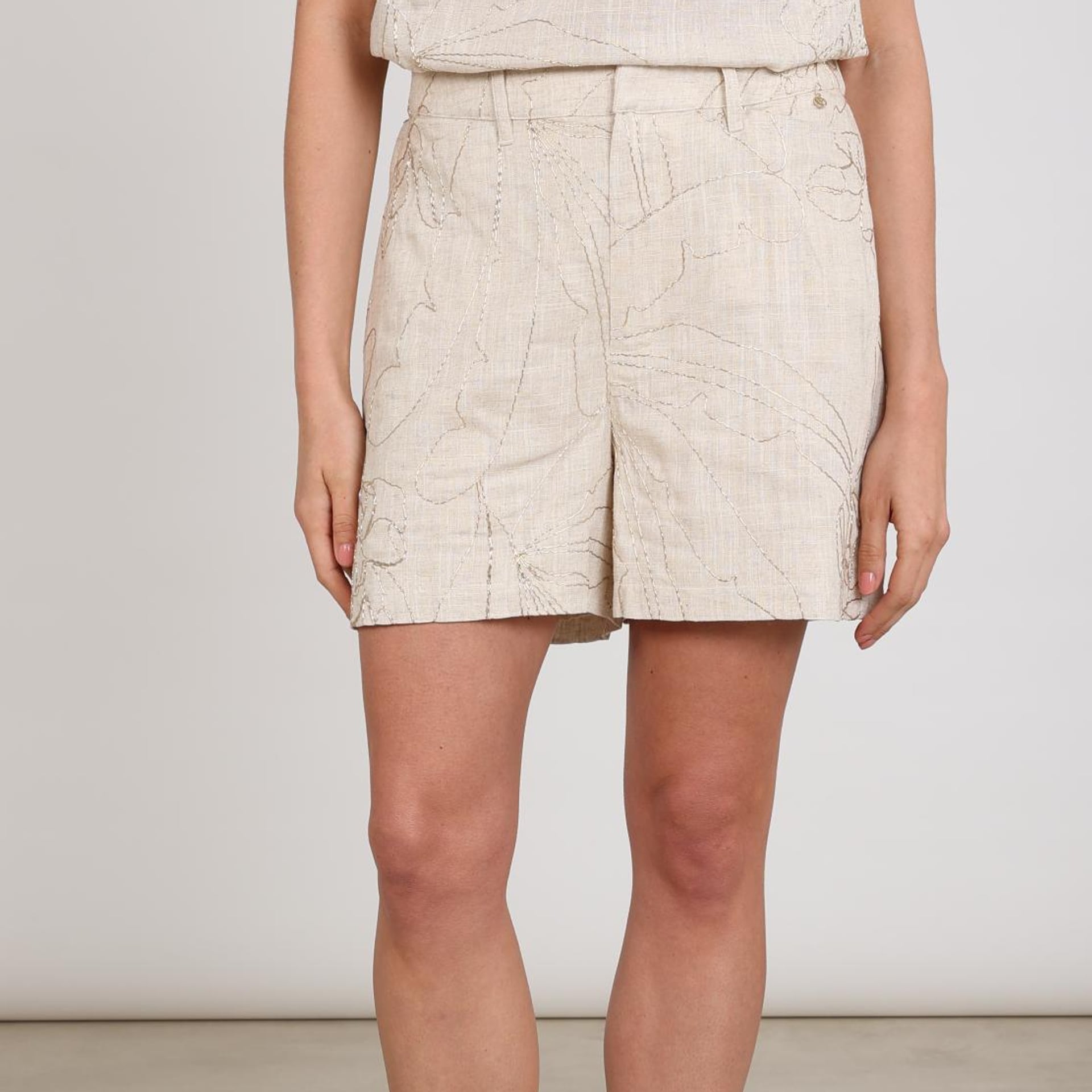 NUKUS Short Dagmar