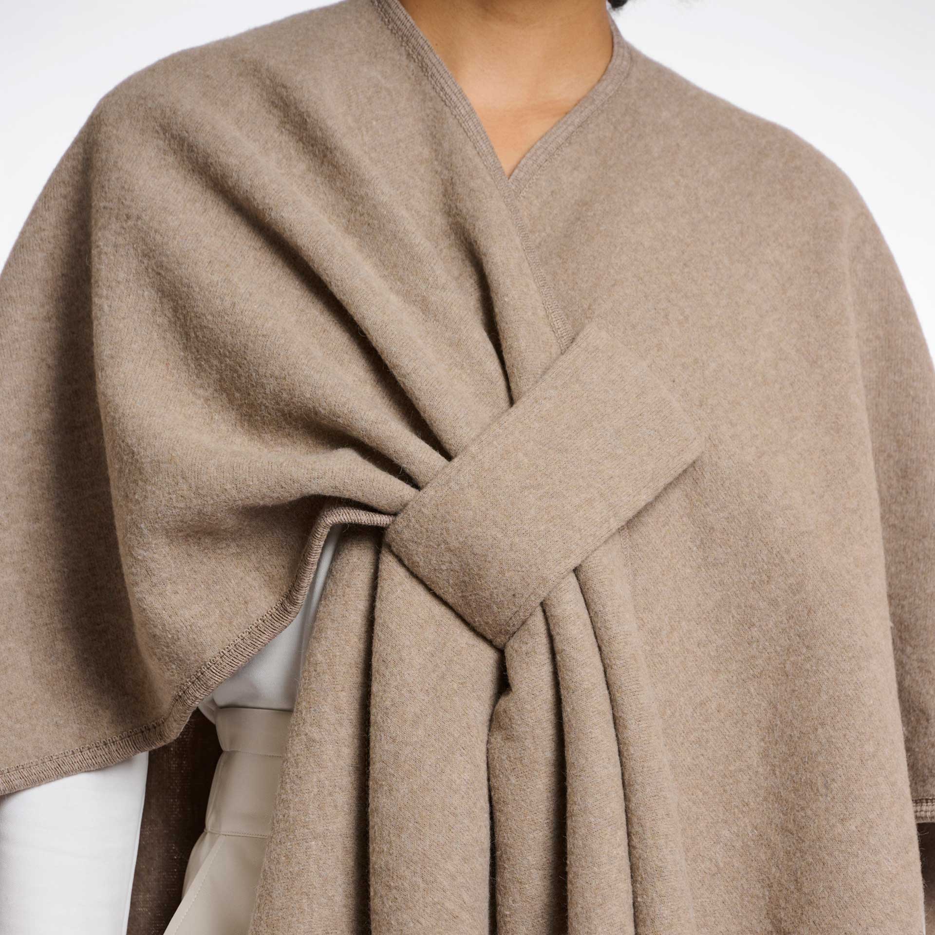 Rino & Pelle Cape