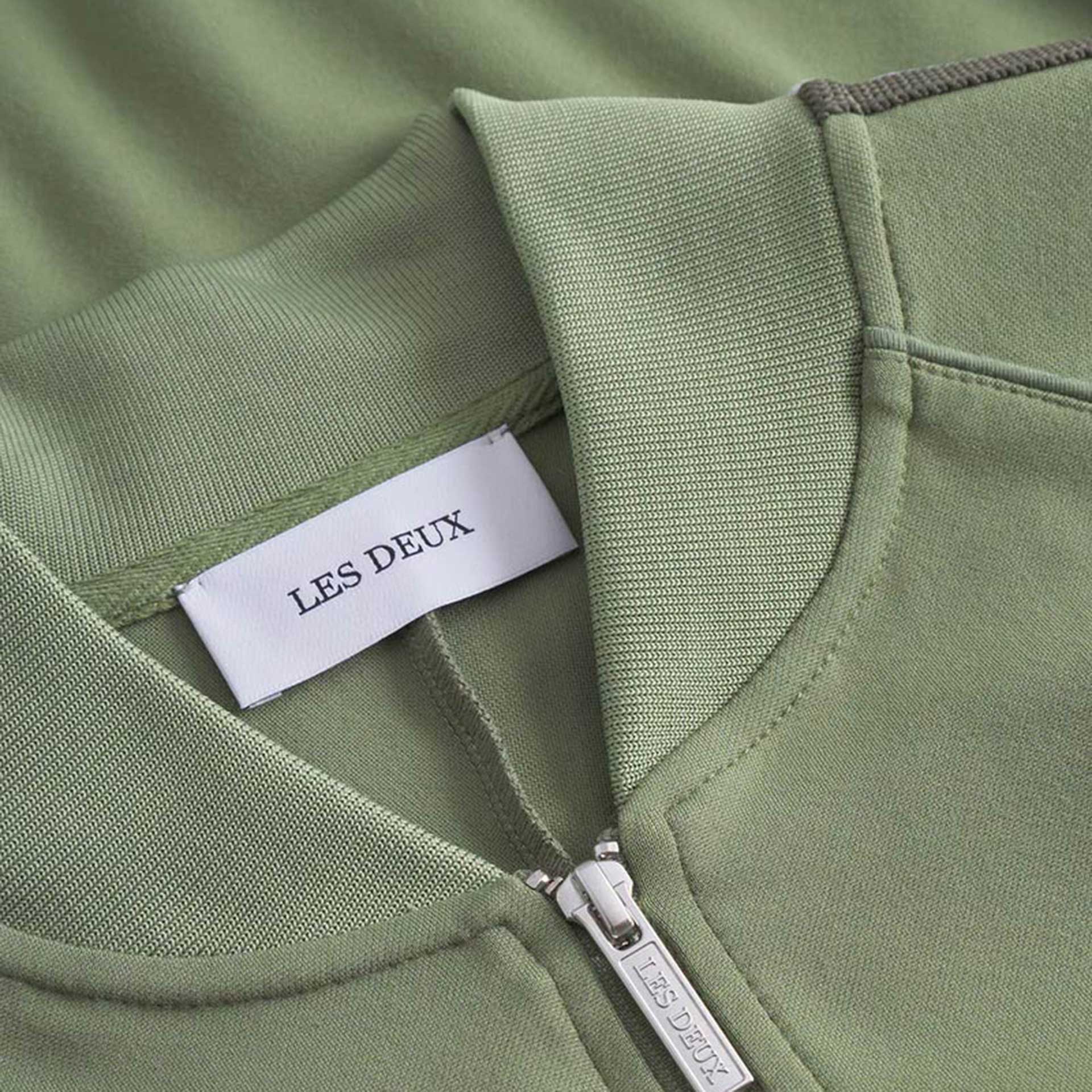 Les Deux Vest Sterling