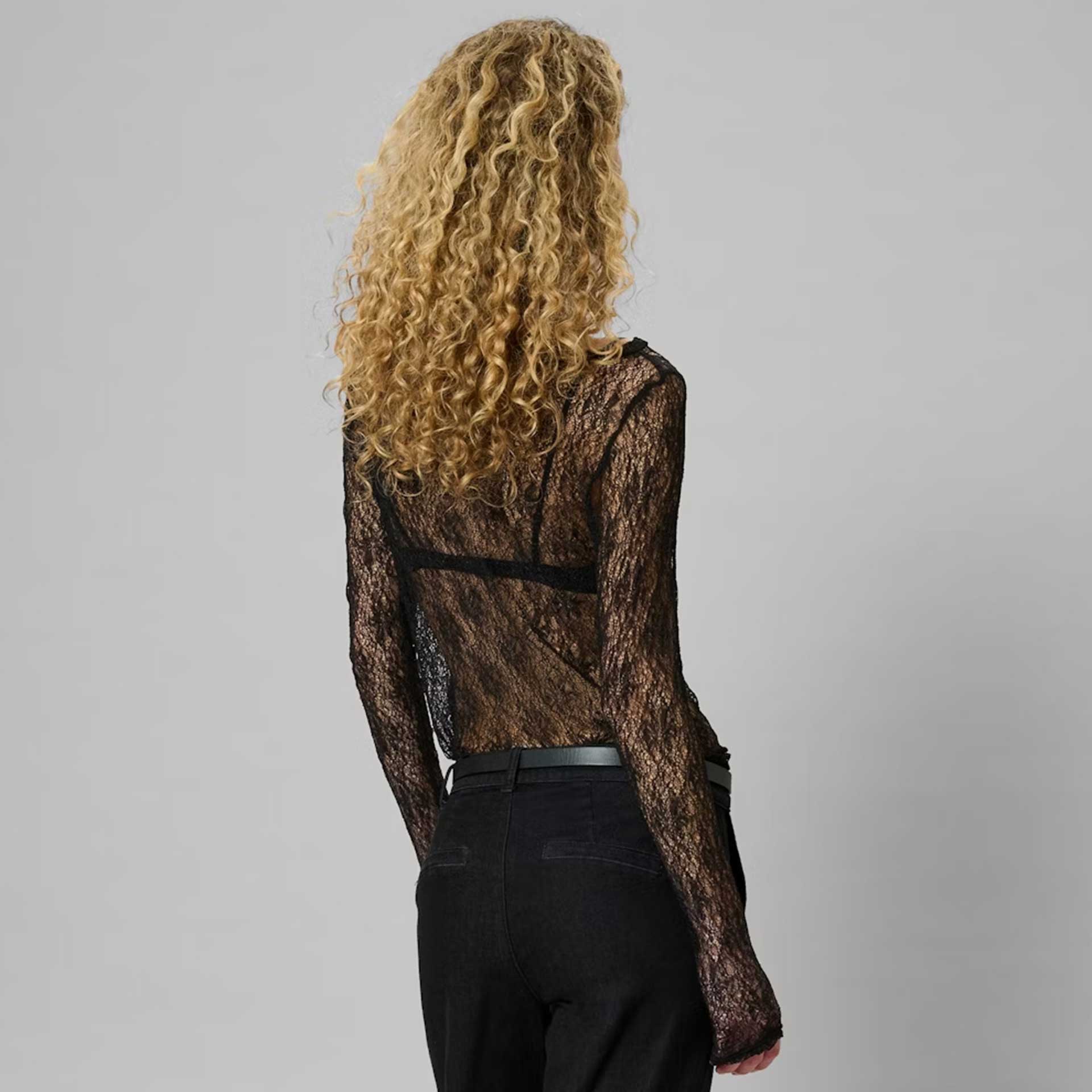 My Essential Wardrobe Truitje Rita