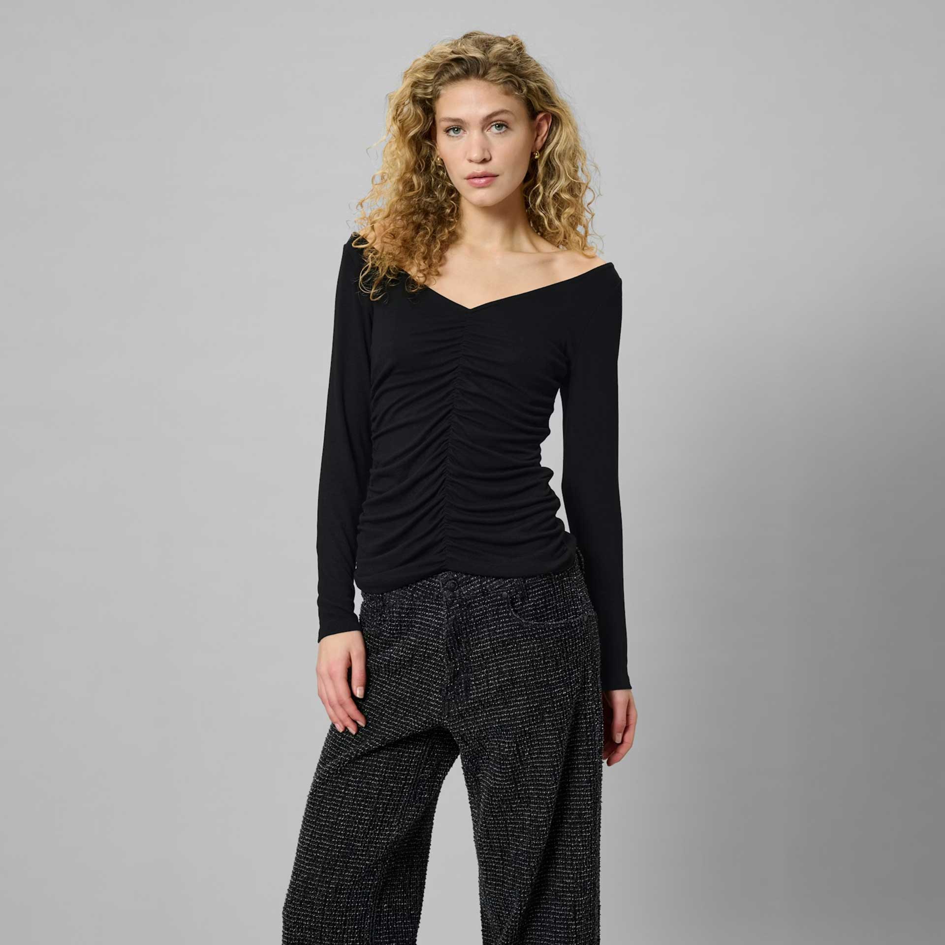 My Essential Wardrobe Truitje Giggo