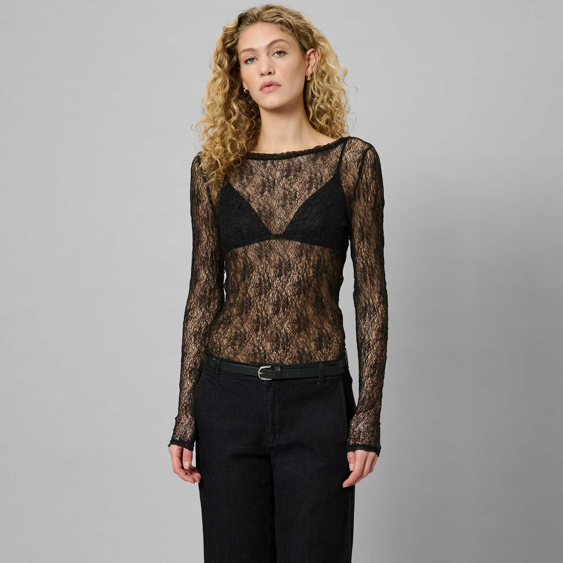 My Essential Wardrobe Truitje Rita