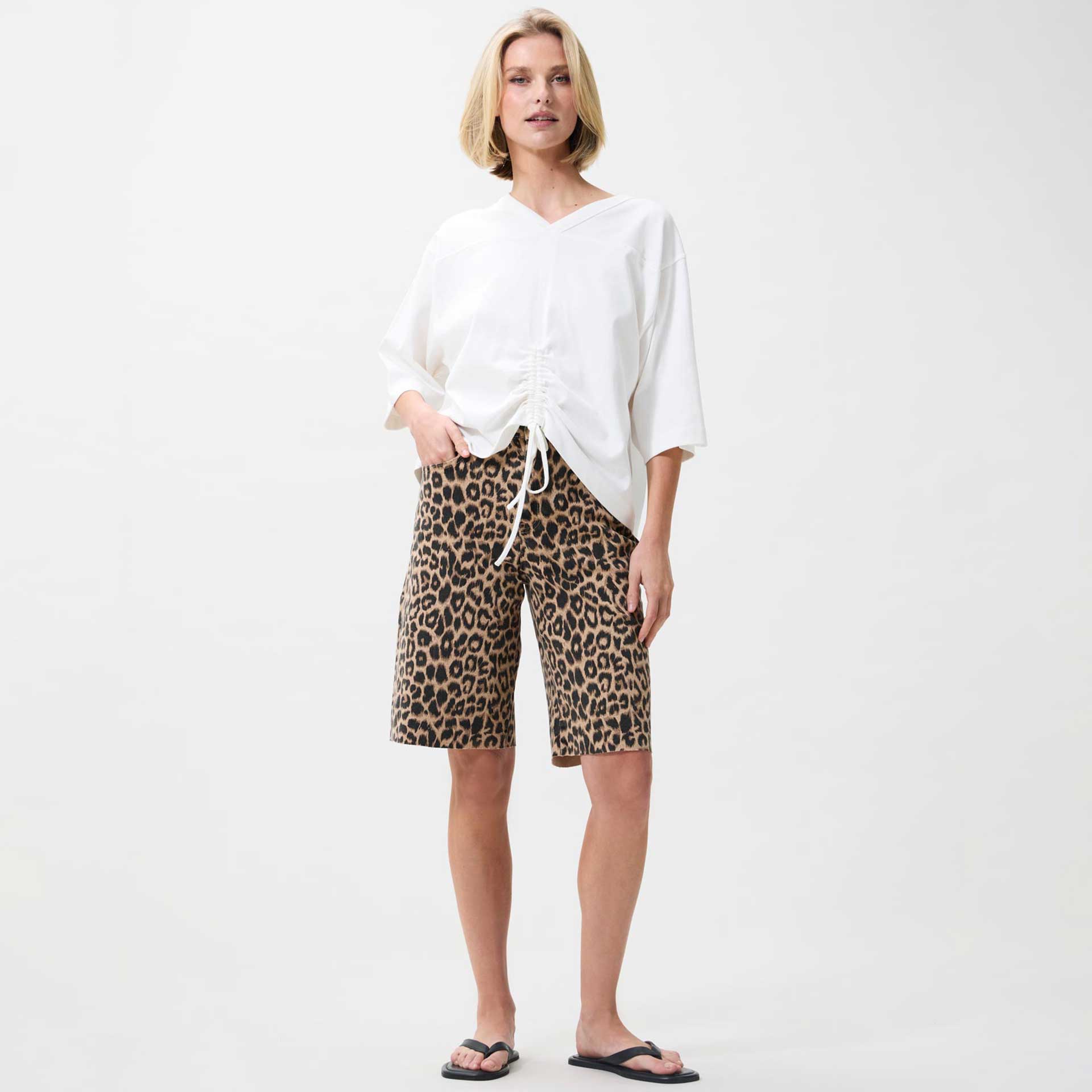 Catwalk Junkie T-shirt