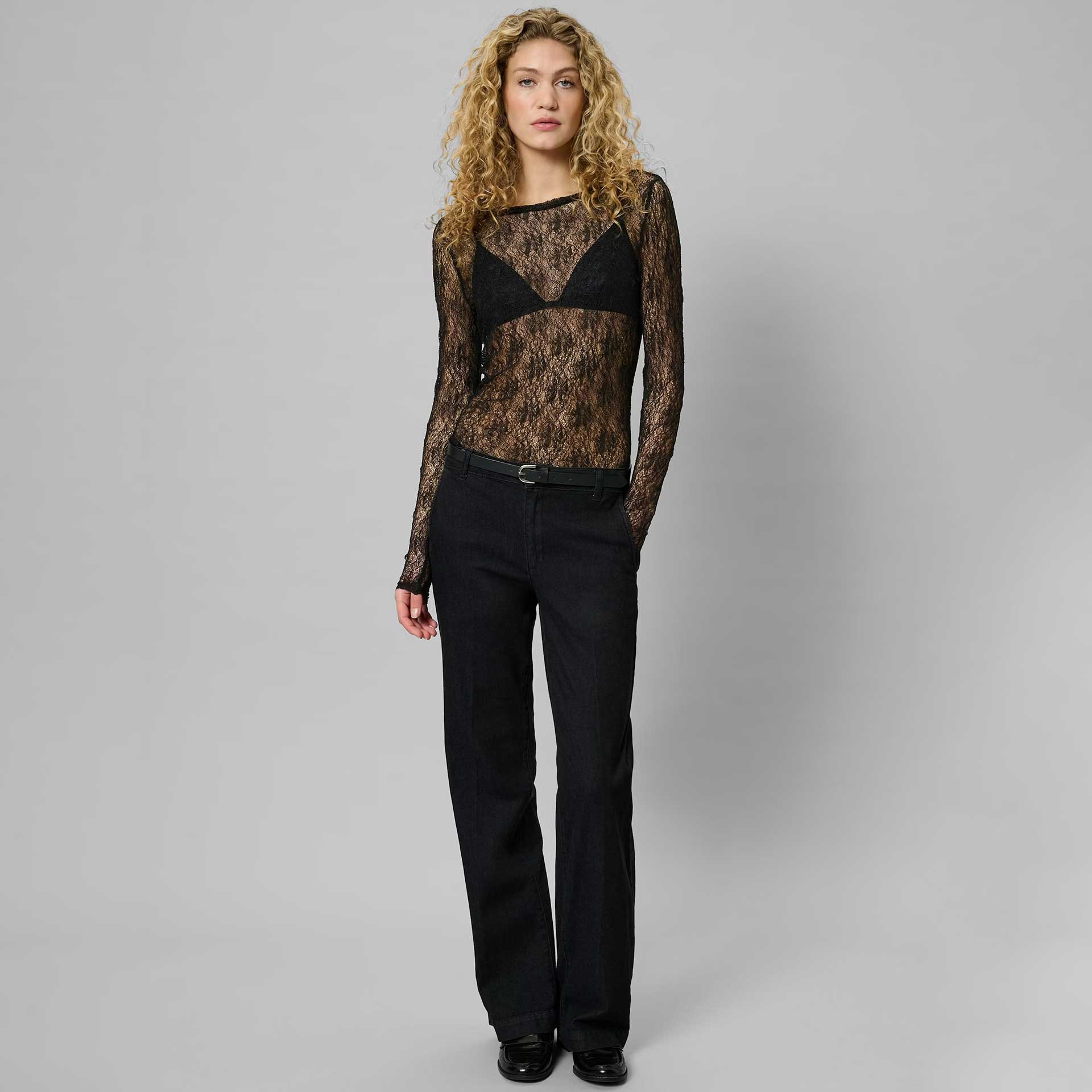 My Essential Wardrobe Truitje Rita