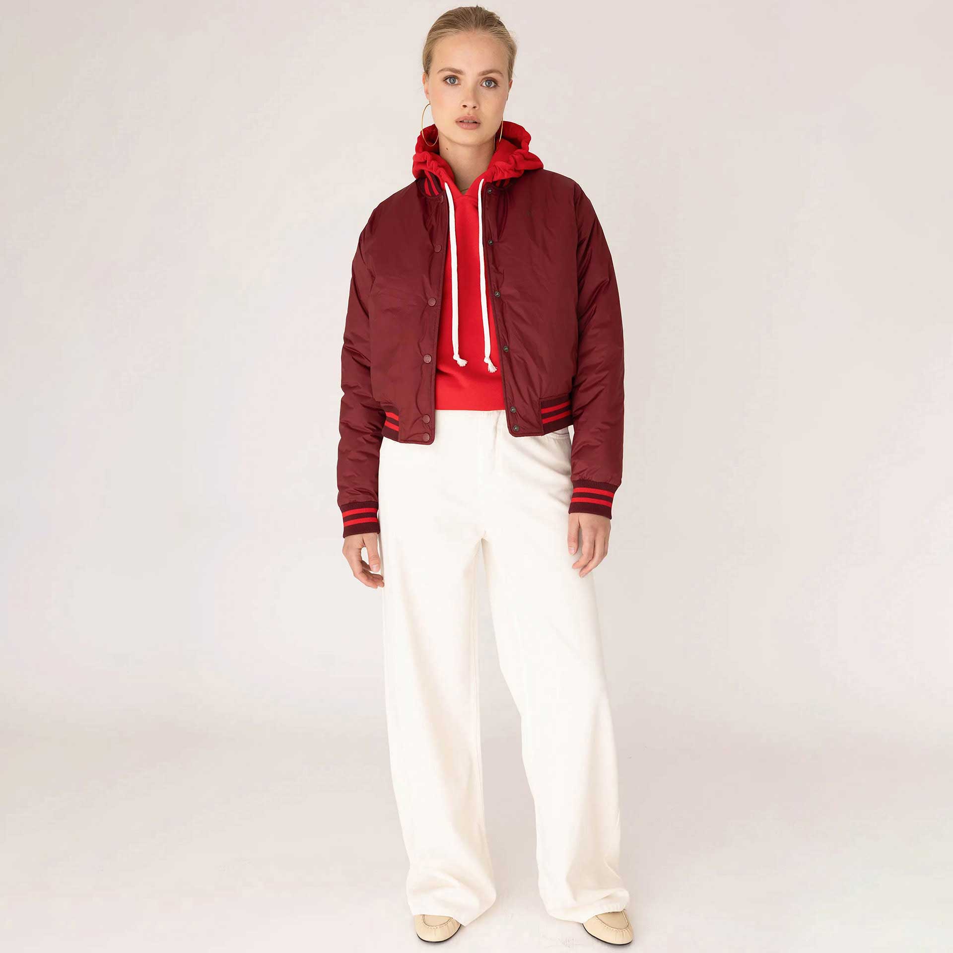 Anna Blue Jas Taylor