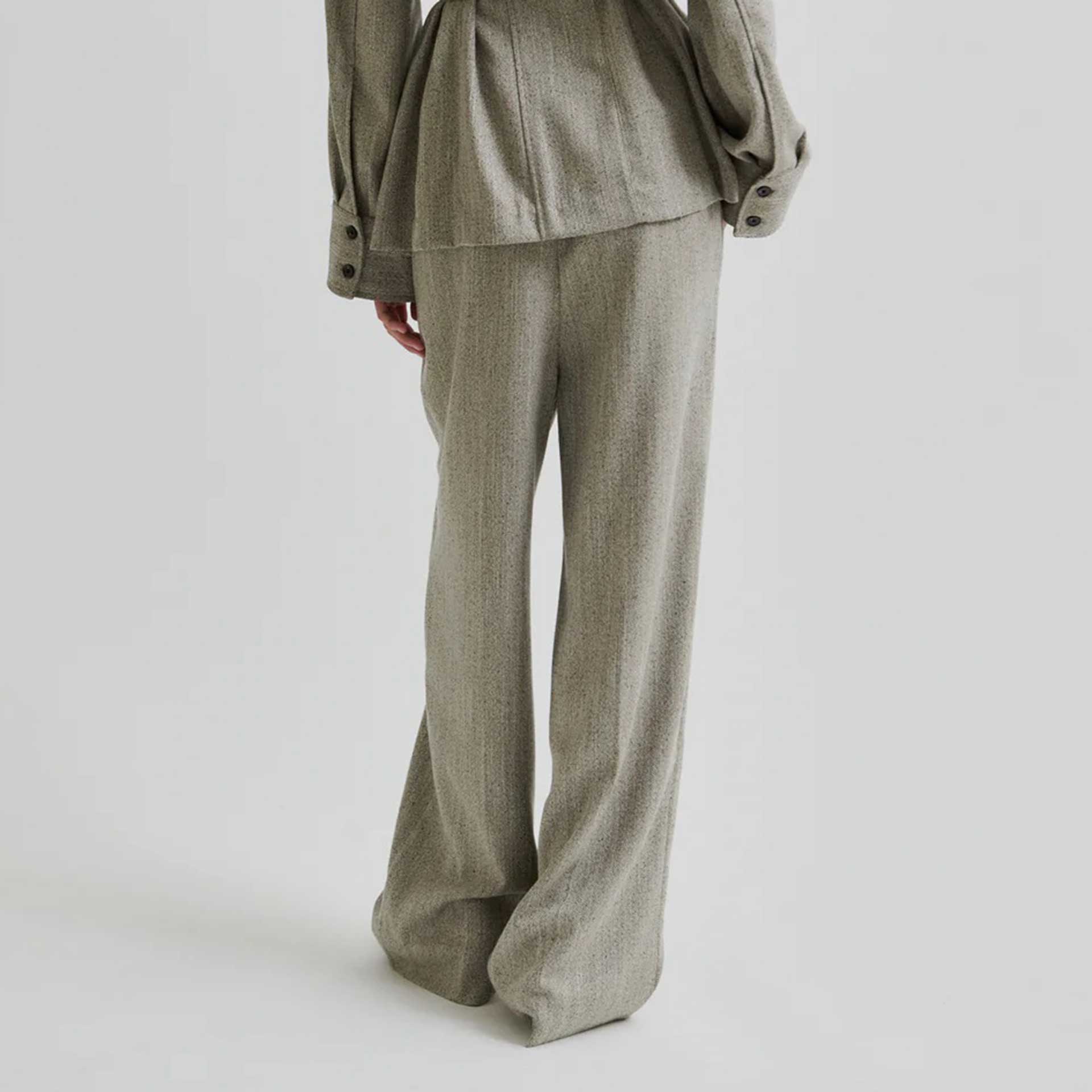 Second Female Broek Jun