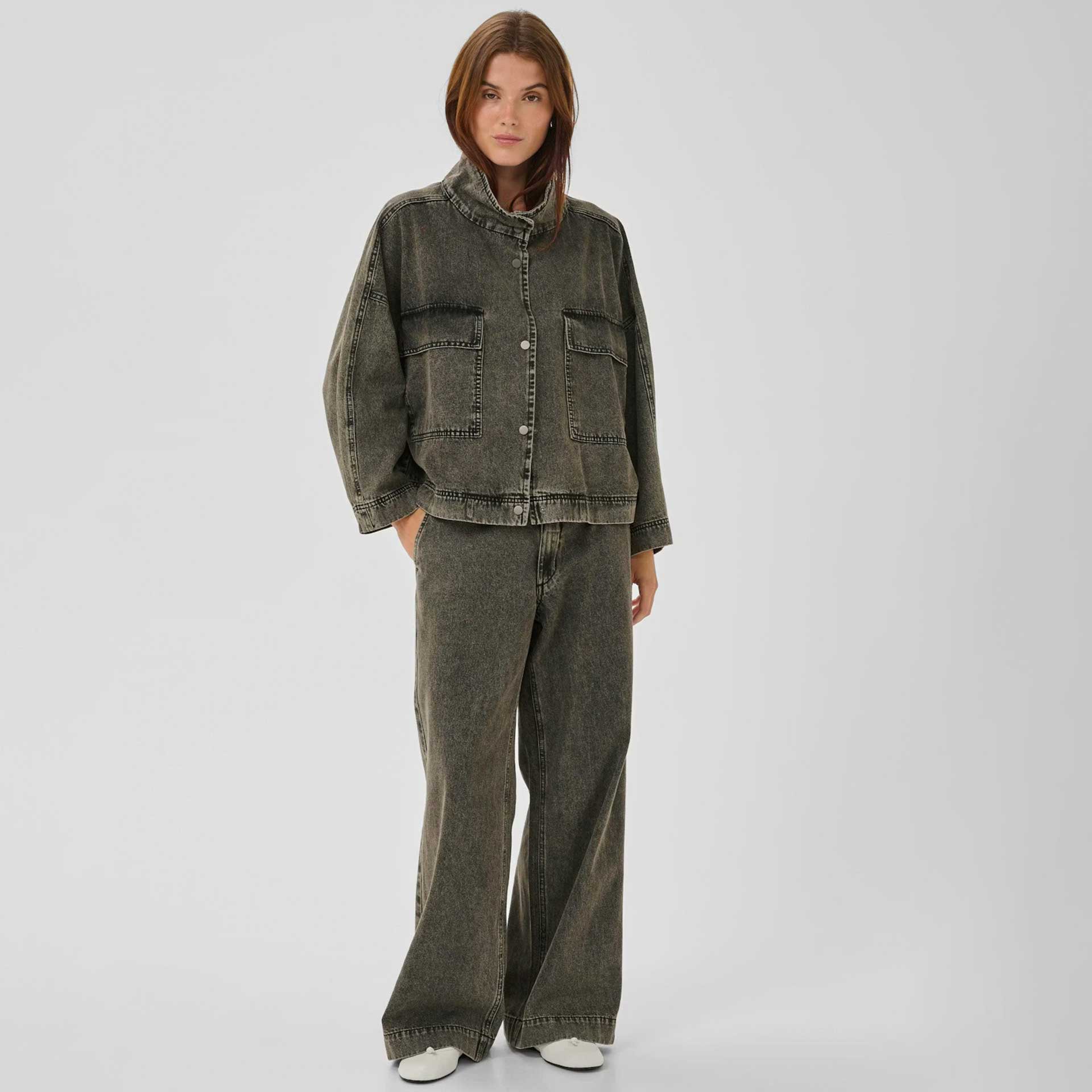 My Essential Wardrobe Jasje Tessa