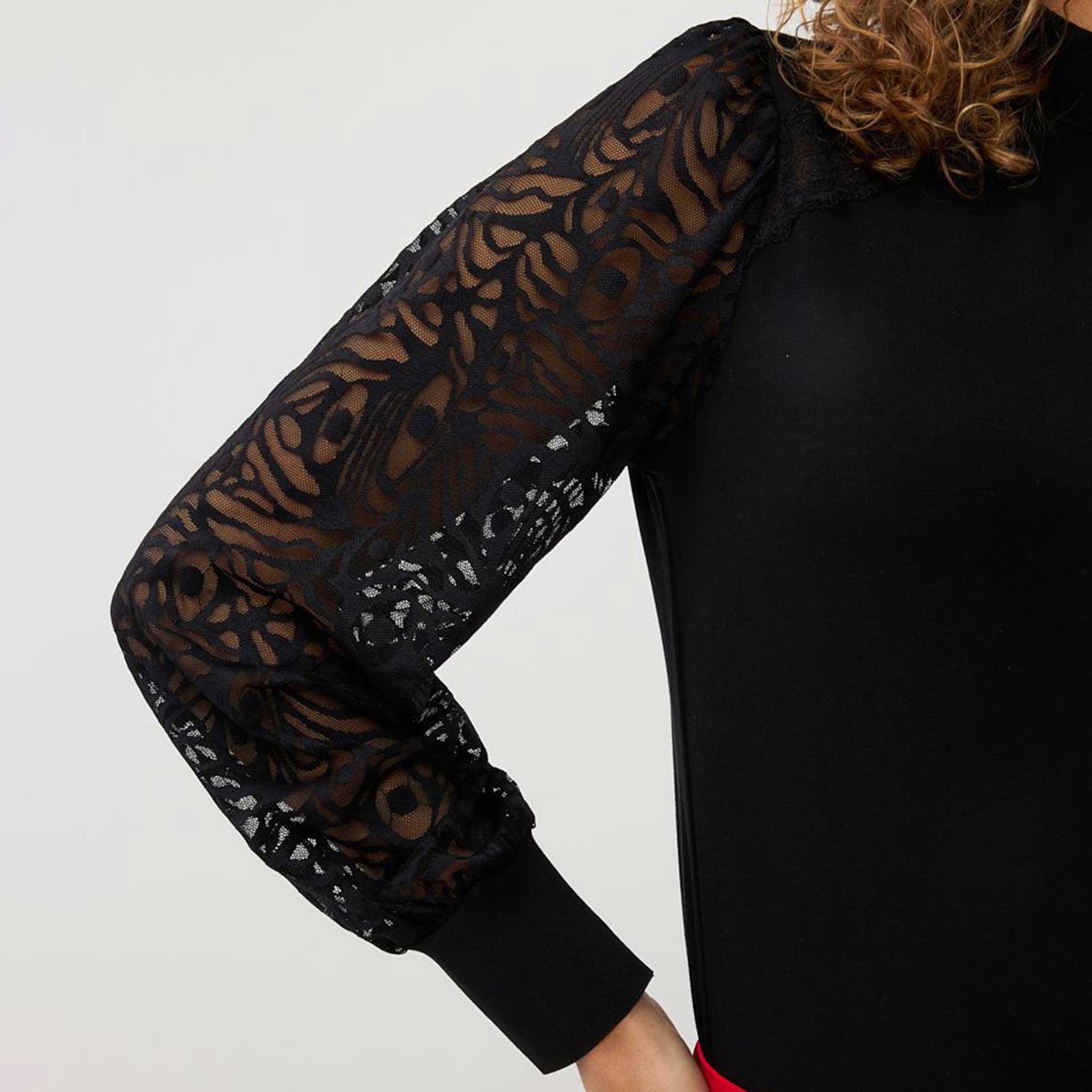 Esqualo Top Lace Sleeve