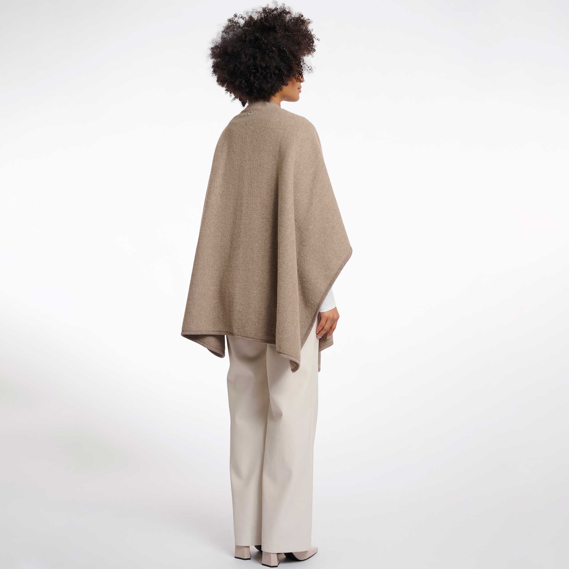Rino & Pelle Cape