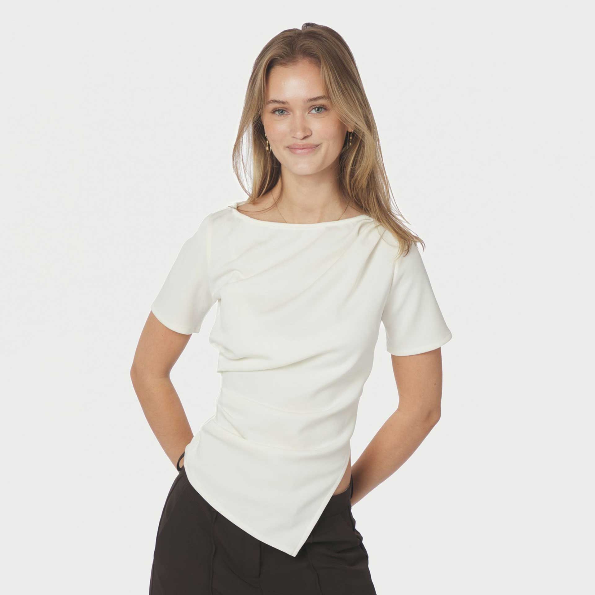 Neo Noir T-Shirt Rasmine