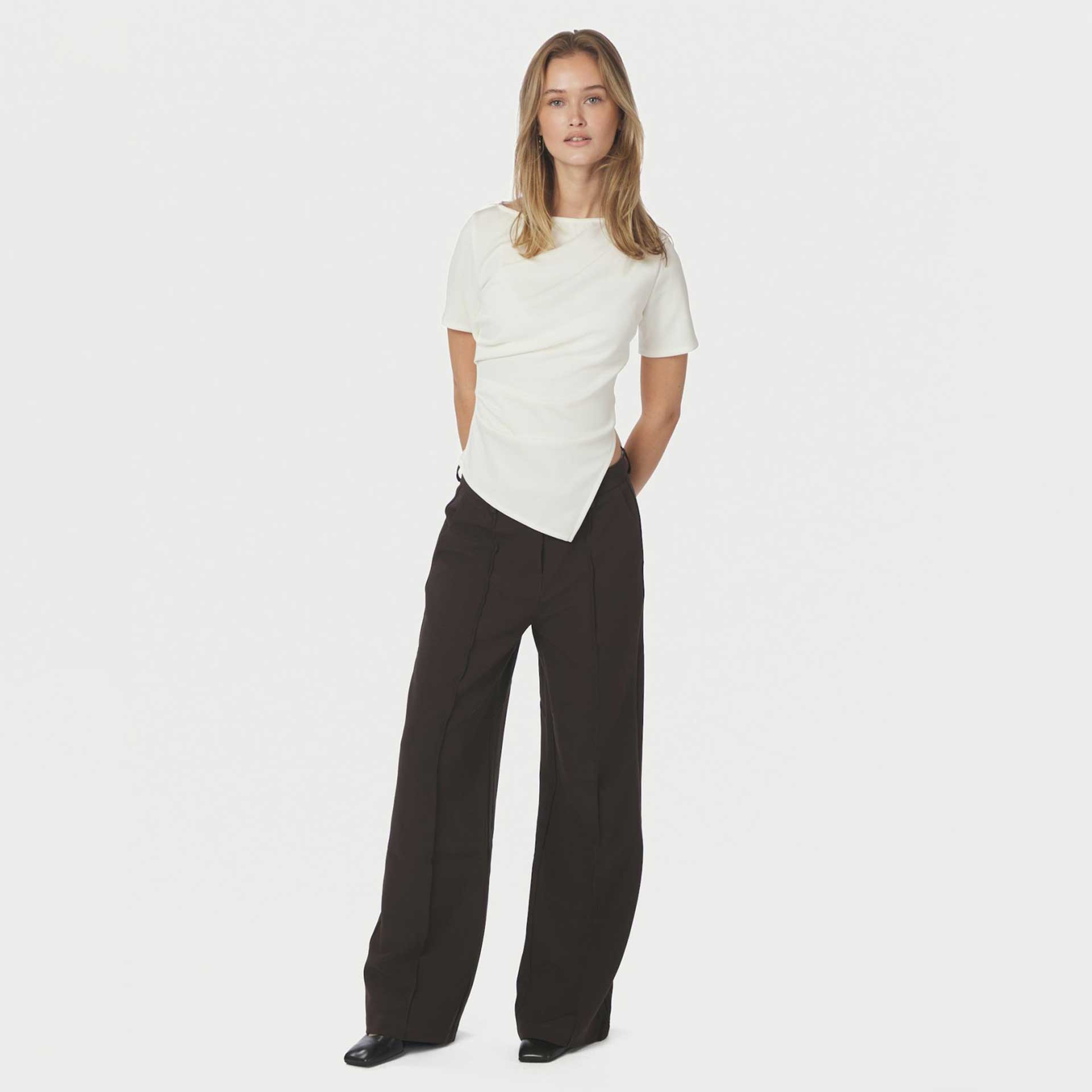 Neo Noir T-Shirt Rasmine