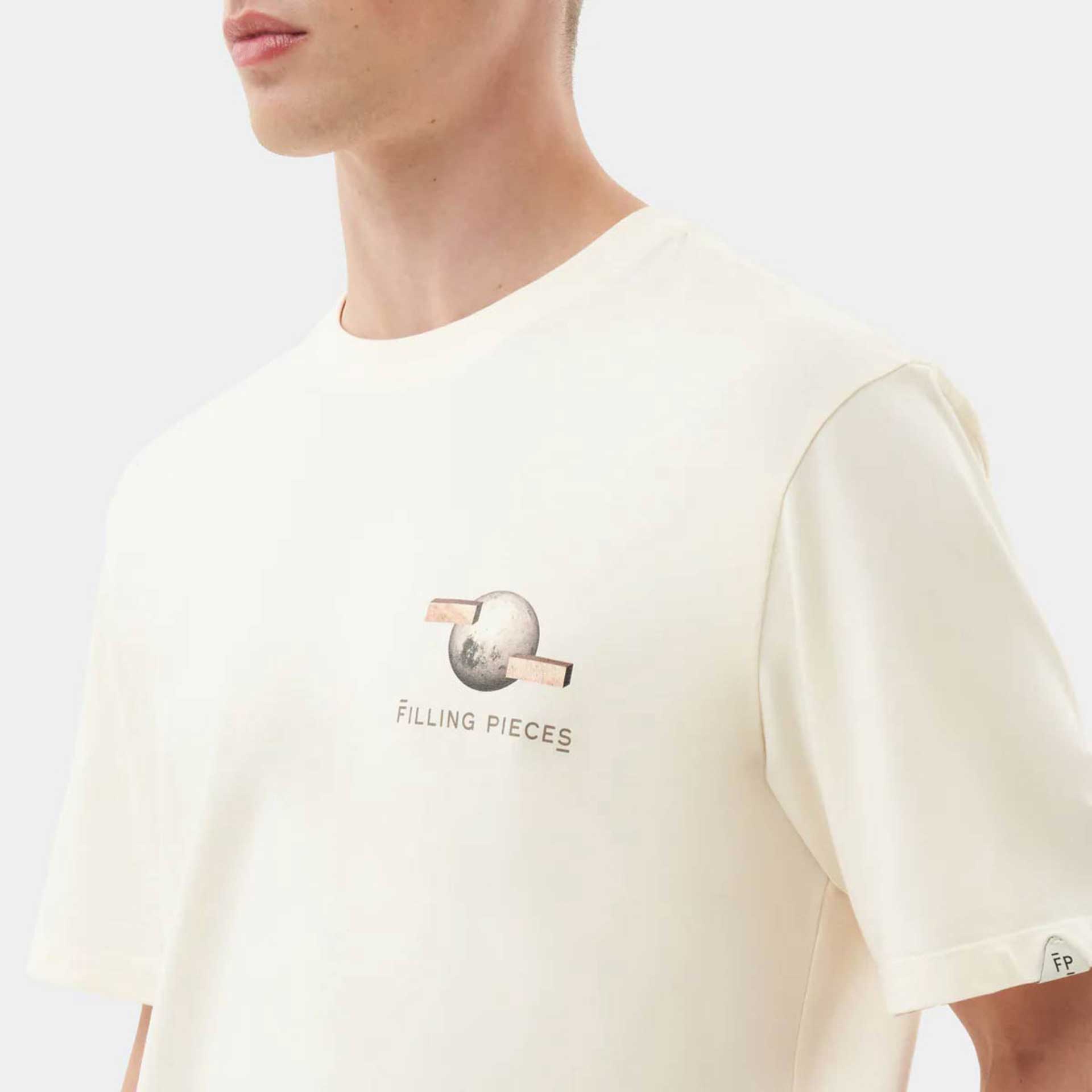 Filling Pieces T-shirt