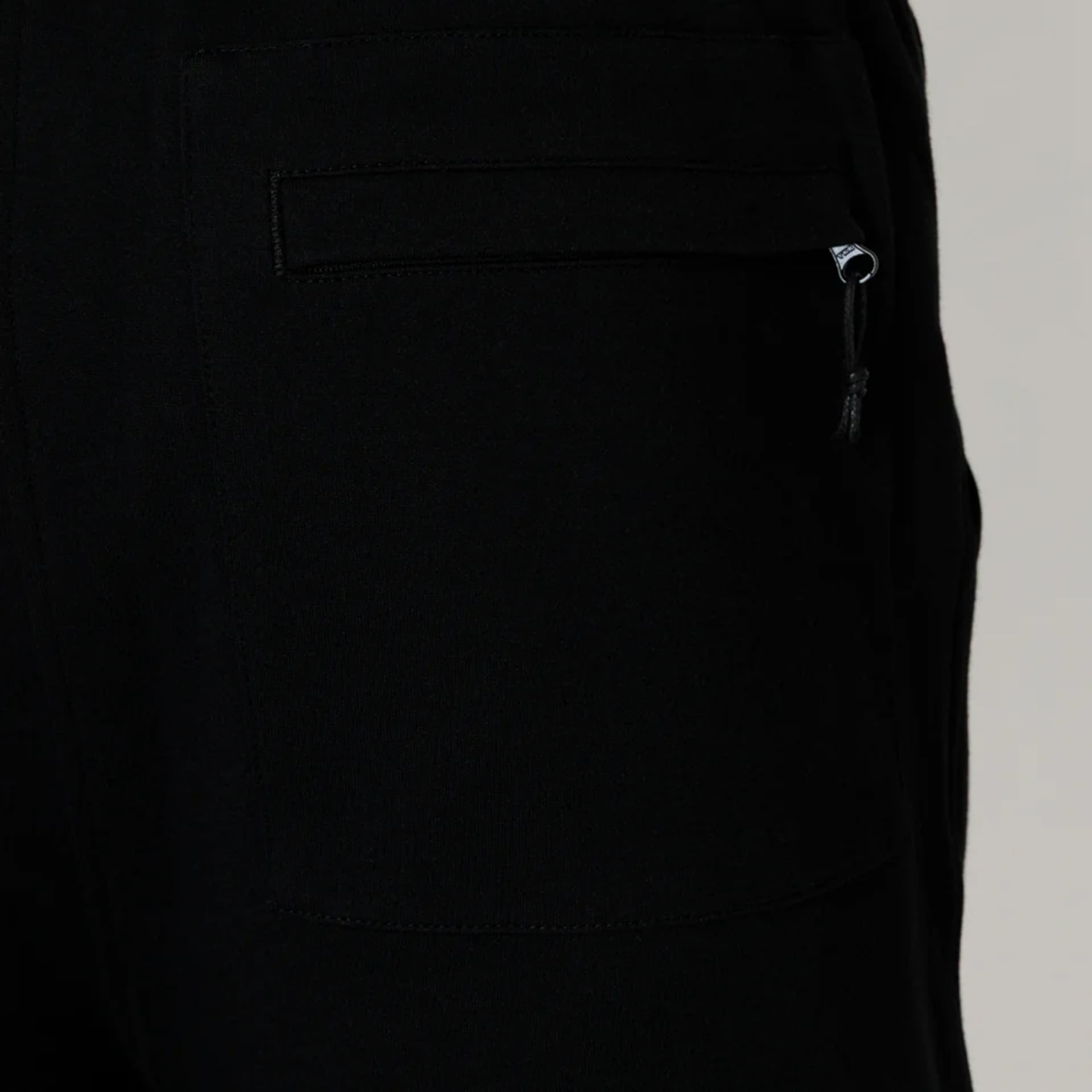 Benk Short Coen