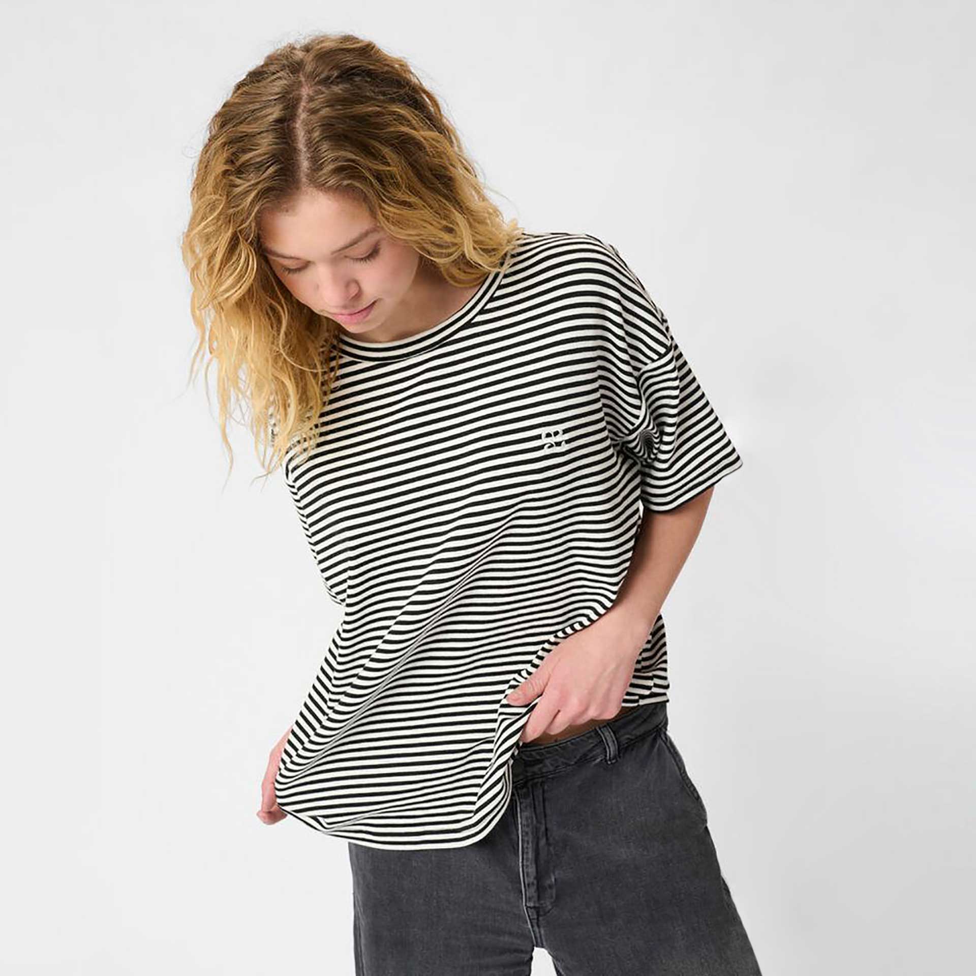My Essential Wardrobe T-shirt Dana