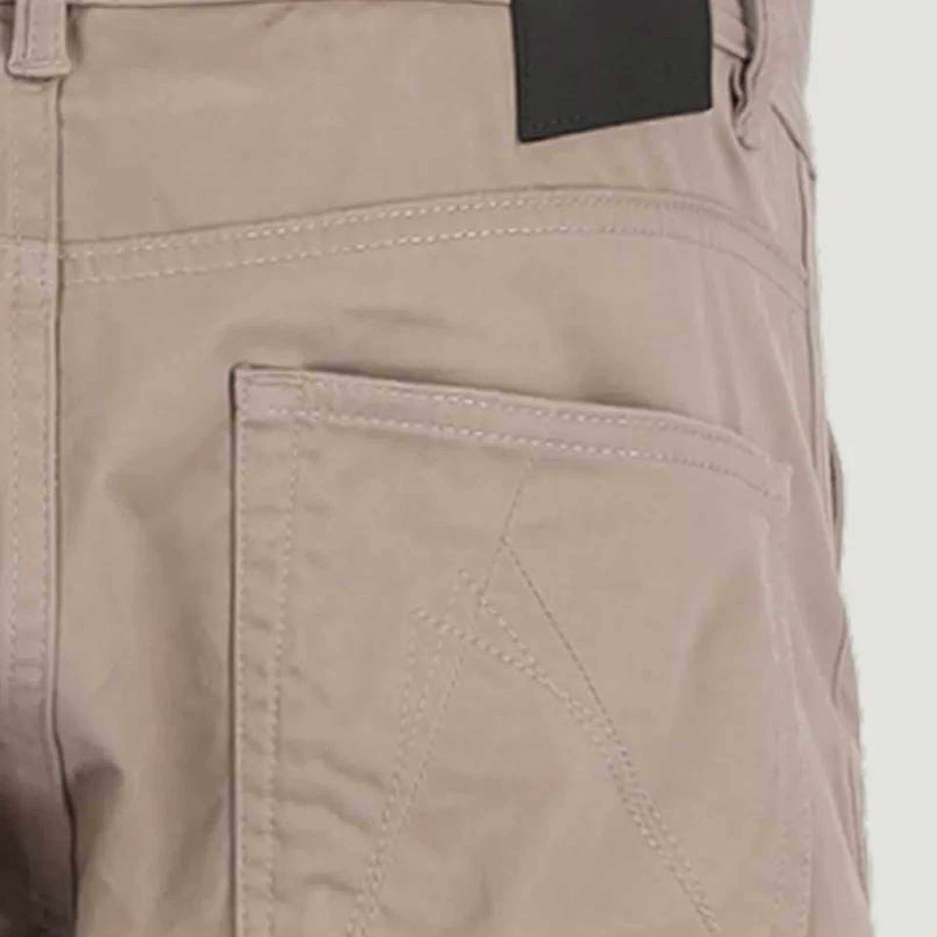Chasin Broek Resa