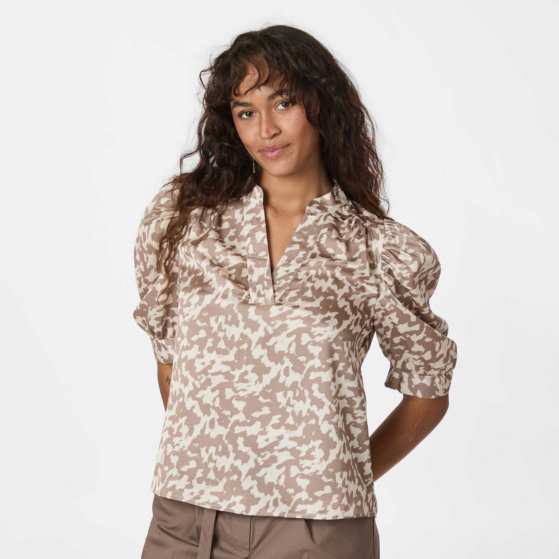 Neo Noir Top Roella
