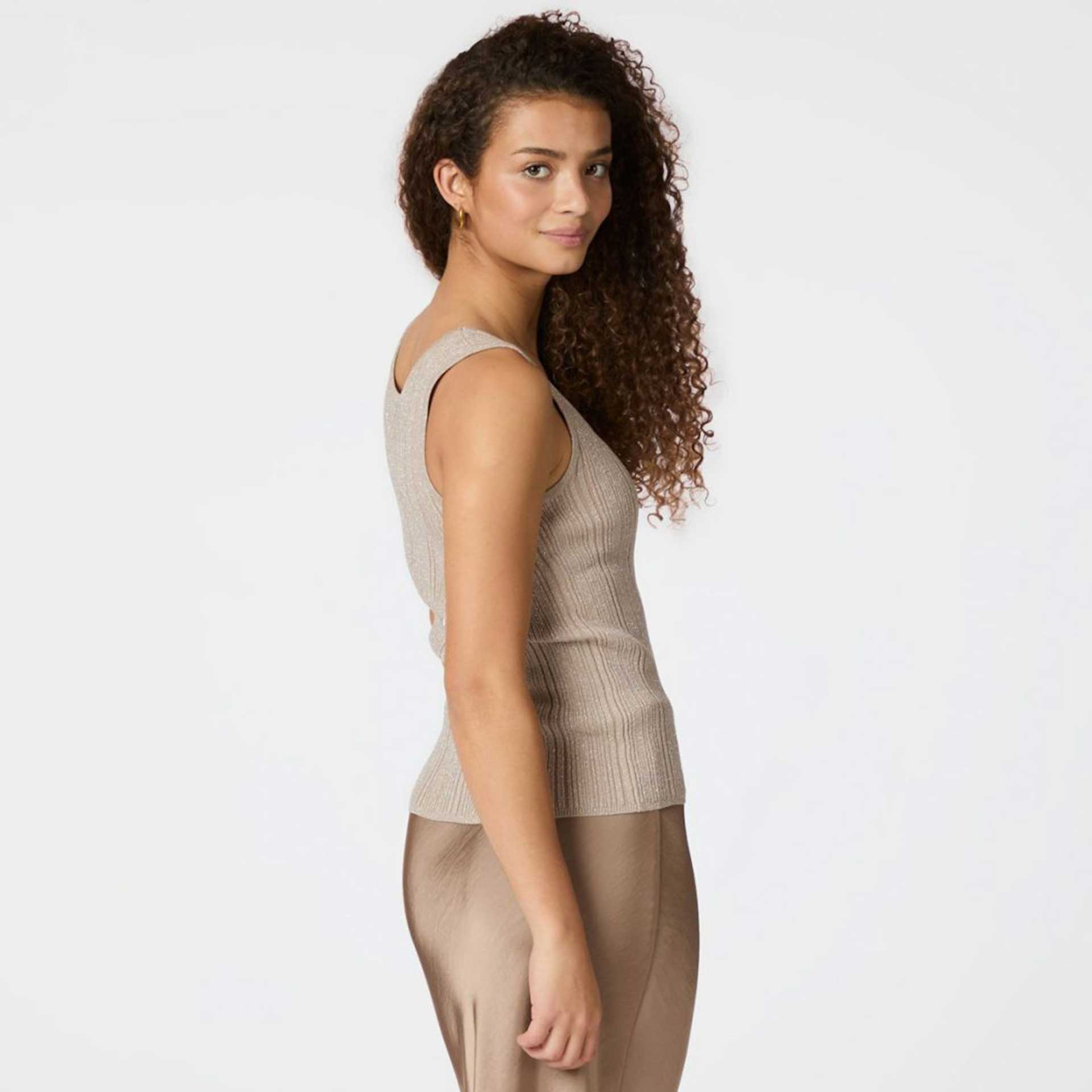 Neo Noir Top Ollie