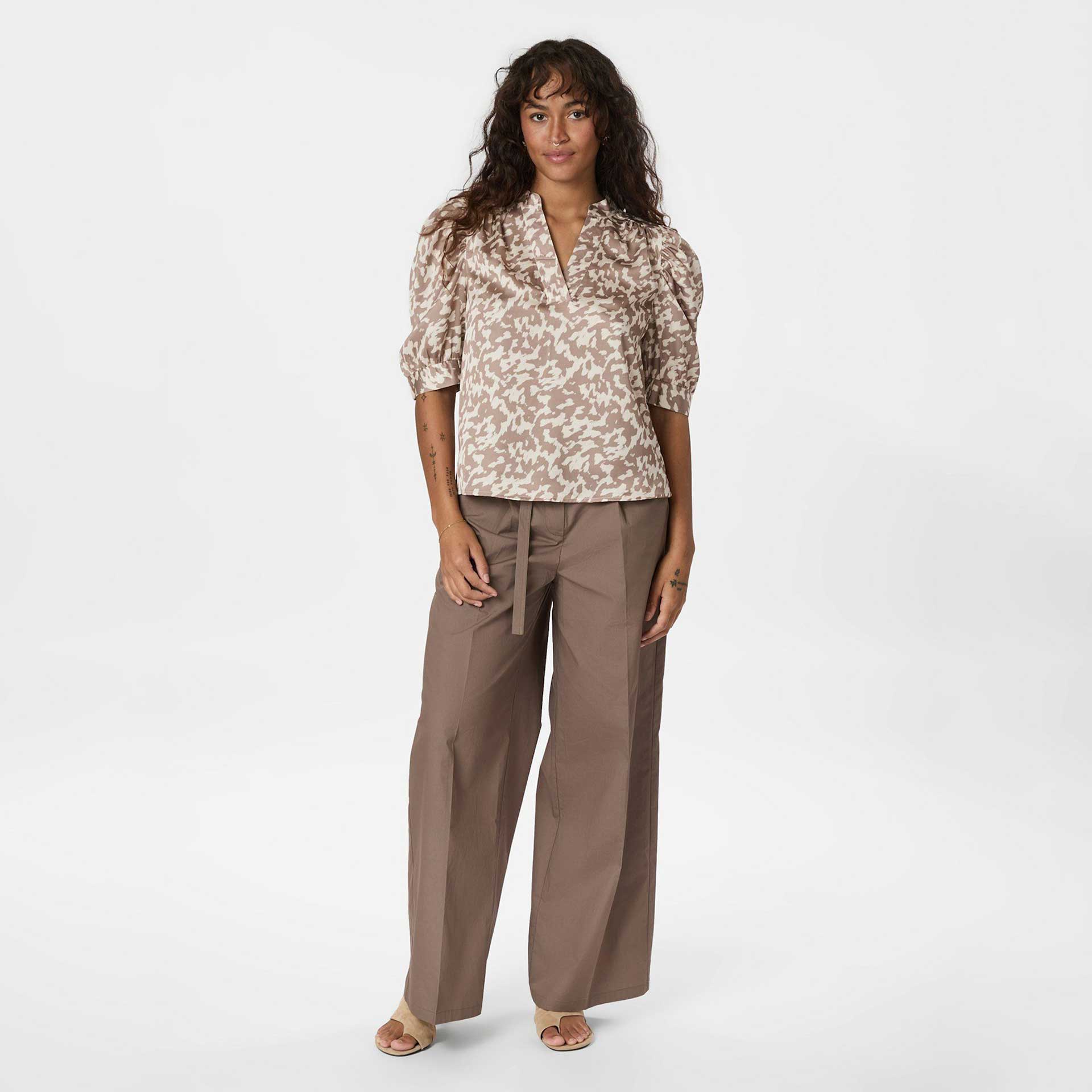 Neo Noir Top Roella