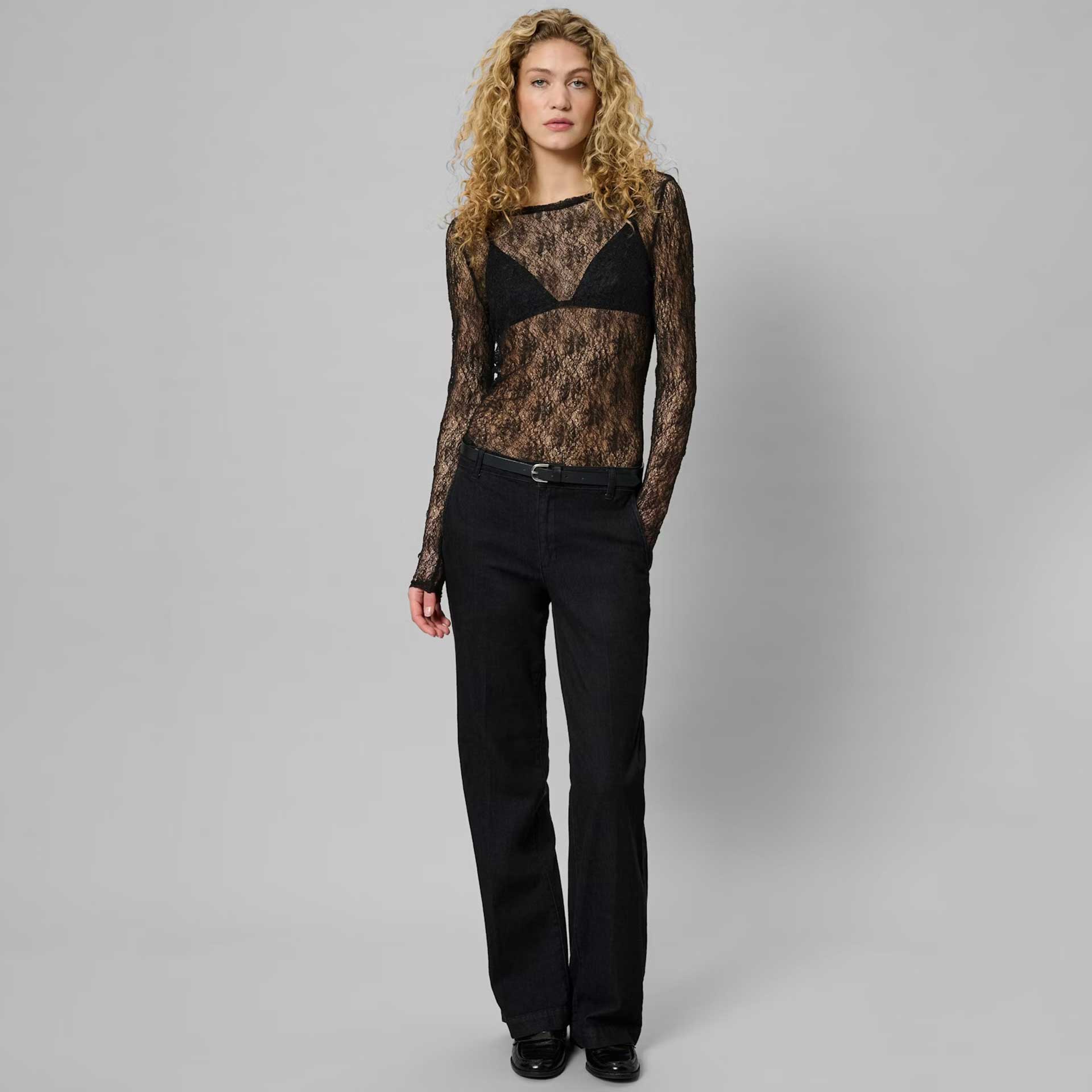 My Essential Wardrobe Truitje Rita